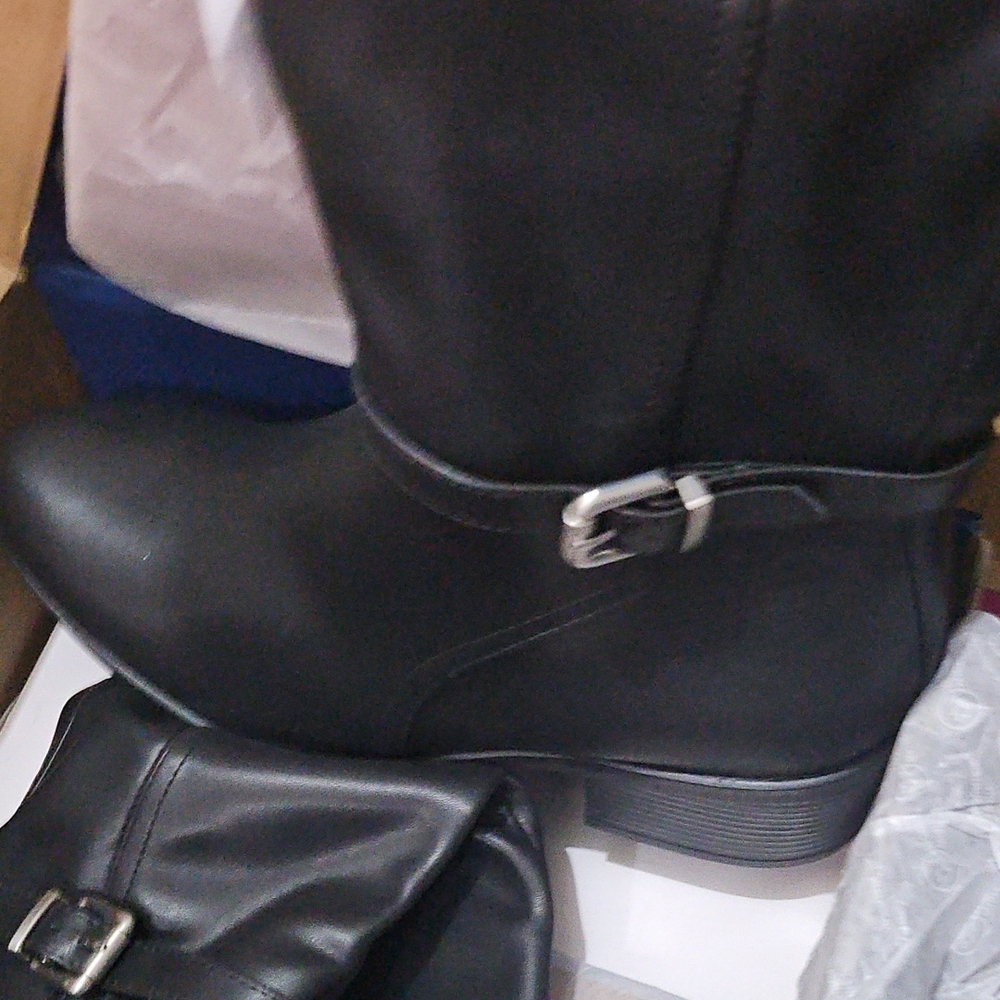 Womens White Mountain Custard Tall Boots. Like New. - Picture 4 of 5